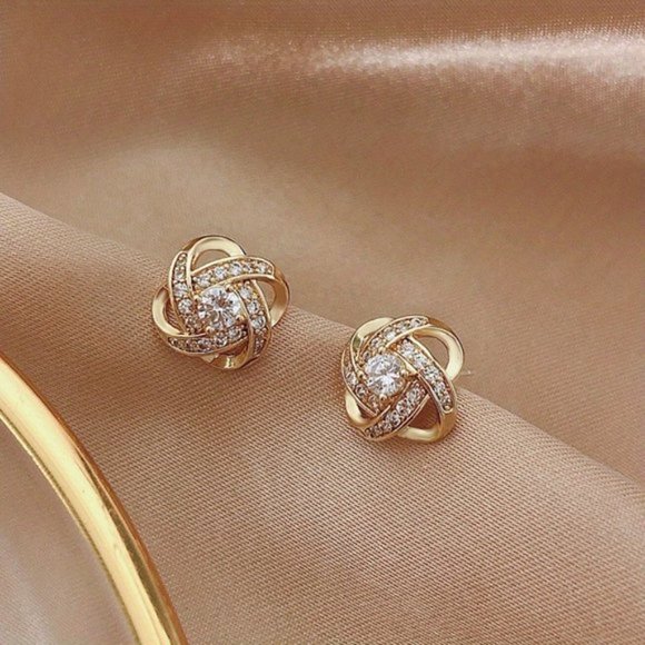 Sparkling Knot Stud Earrings: Elegant Glamour for Any Occasion - Picture 6 of 6